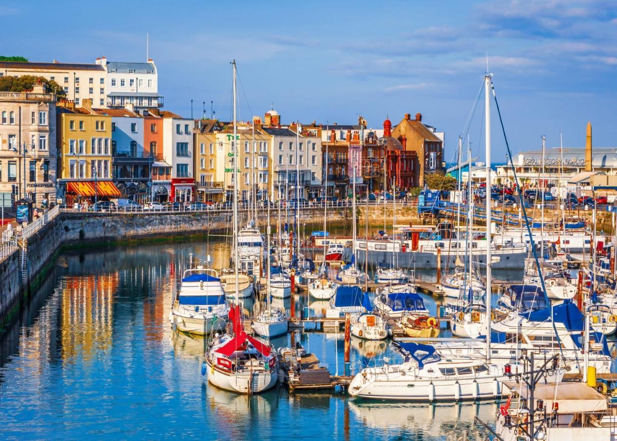 Cosy Coach House Garden Apartment By The Sea, Own Entrance Door, Garden Terrace With Exclusive Rear Door Access & Free Reserved Parking Space Only 2 Mtrs From Your Apt Door! Early Checkin From 3Pm And Late Check Out Till 11Am Available! Broadstairs Exteriör bild